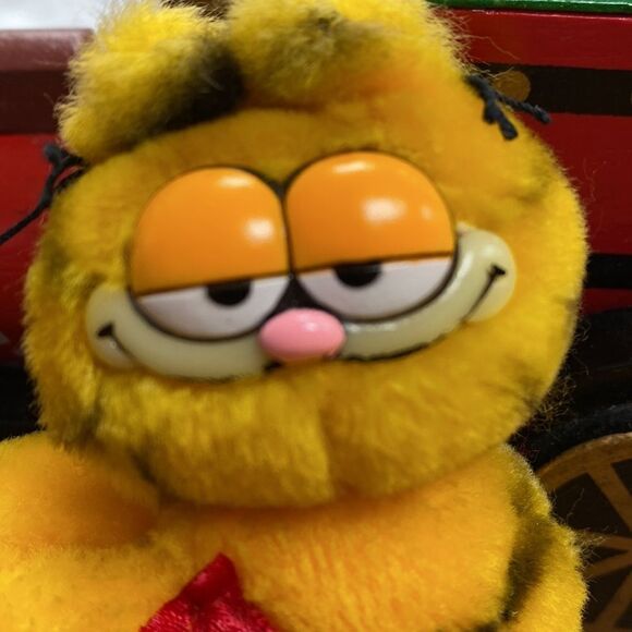 Vintage 1978 Garfield “Tempt Me Please” Plush a grabber Hugger 3 1/2” High - Picture 2 of 7
